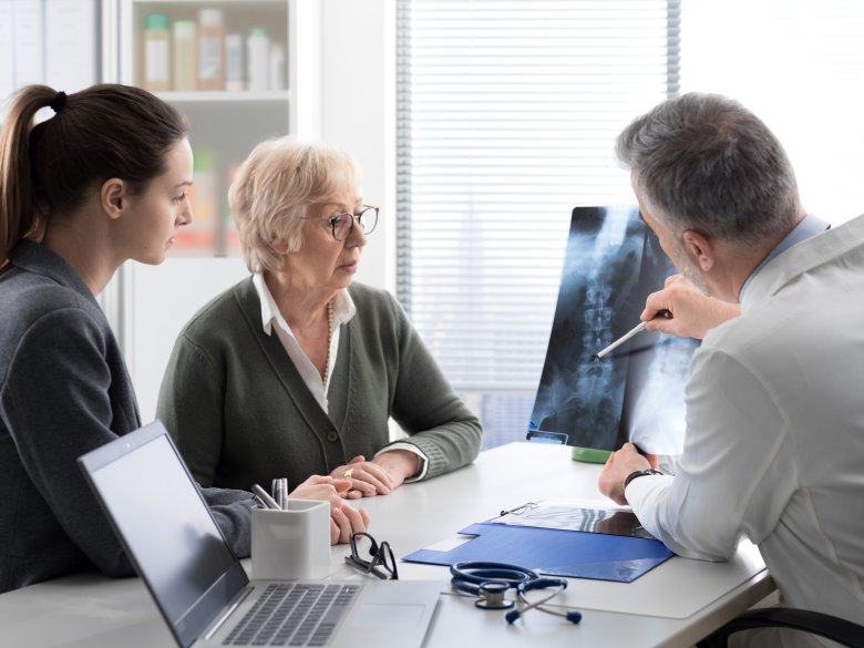 Postmenopausal osteoporose