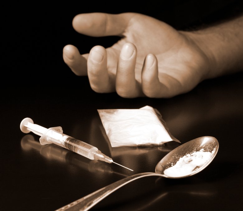 Effekter av legemiddelassistert rehabilitering sammenliknet med ikke-medikamentell behandling av opioidavhengighet (FHI)