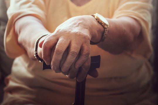 Ny kort forskningsomtale: Effekten av fallforebyggende tiltak hos eldre med kognitiv svikt